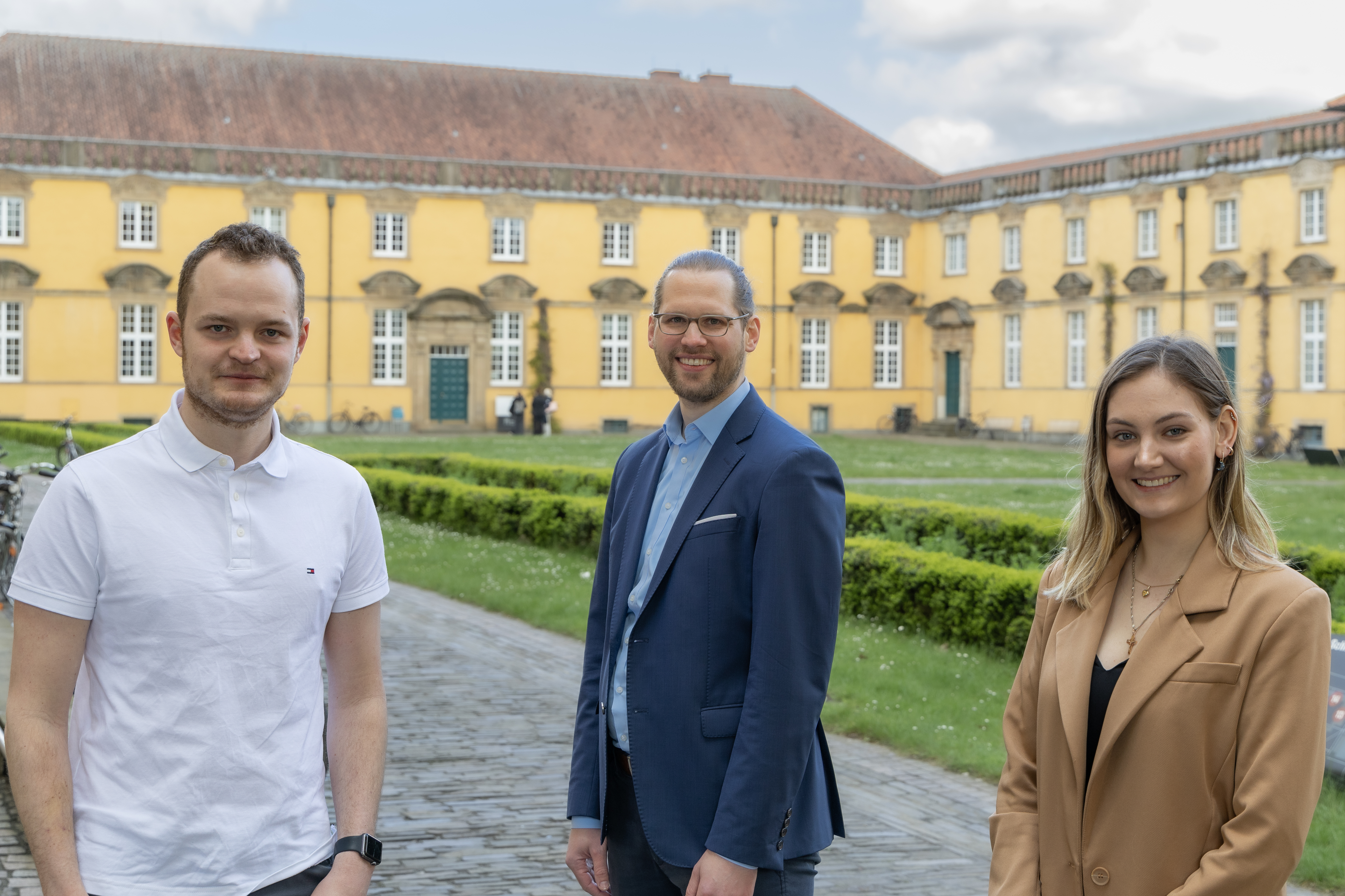 Bild mit mehreren Personen Bild mit mehreren Personen